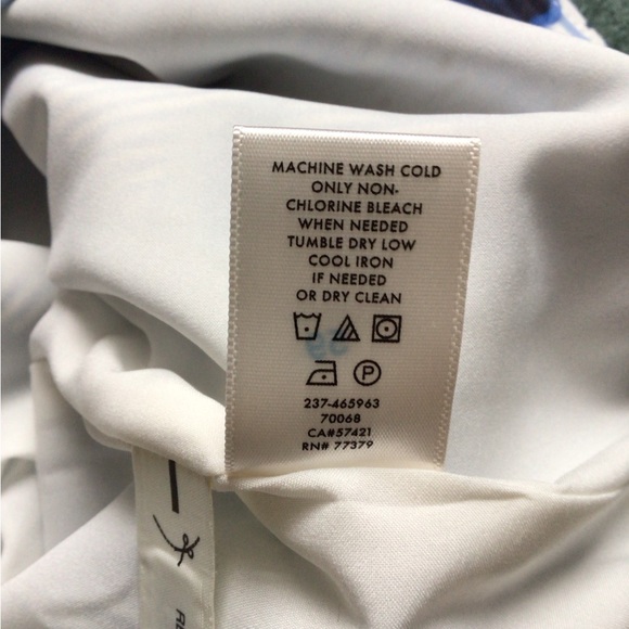 Ann Taylor Pencil Skirt Size 4P - Picture 6 of 6